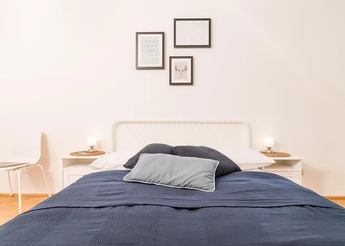 Cozy Kunsthaus * Грац