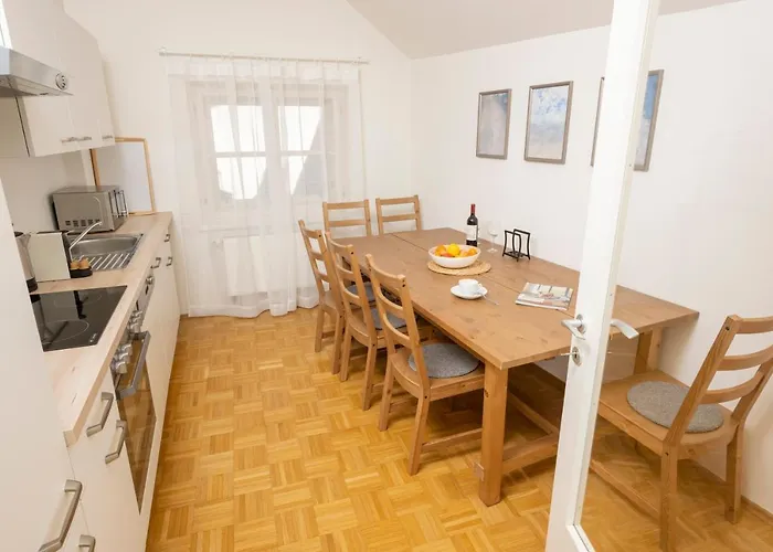 Cozy Kunsthaus * Грац