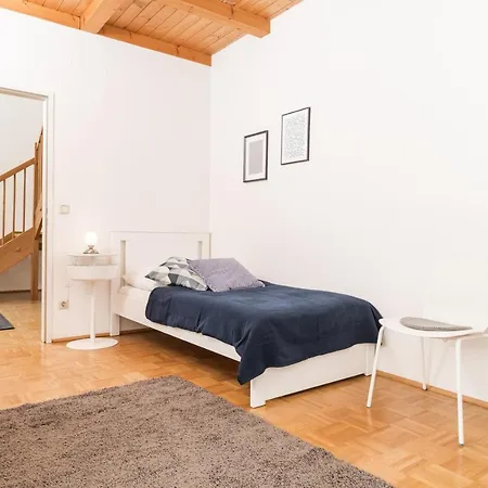 Cozy Kunsthaus Apartment