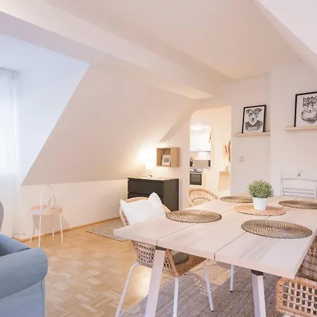Cozy Kunsthaus Apartment Graz
