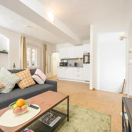 Cozy Kunsthaus Apartment