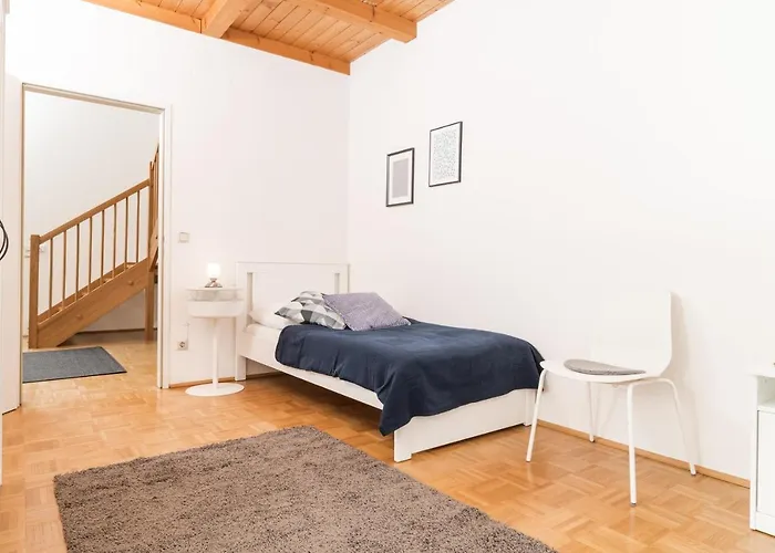 Cozy Kunsthaus Apartment